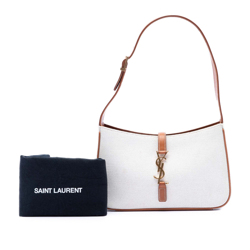 Canvas and Leather Le 5 a 7 - Image 7