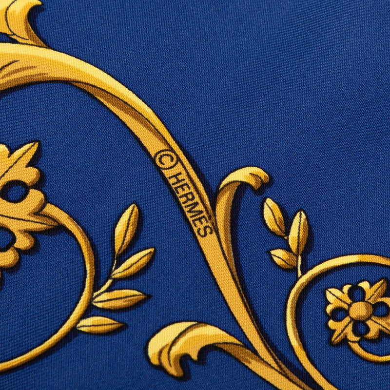 La Promenade de Longchamps Silk Scarf 90 - Image 3