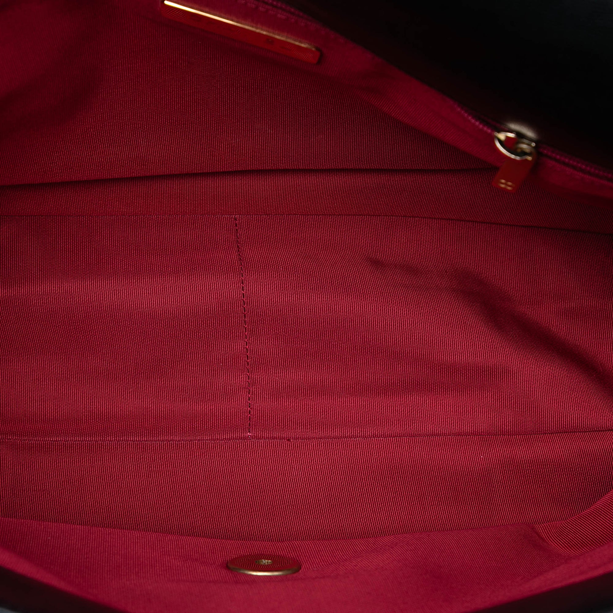 Maxi Lambskin 19 Flap - Image 4