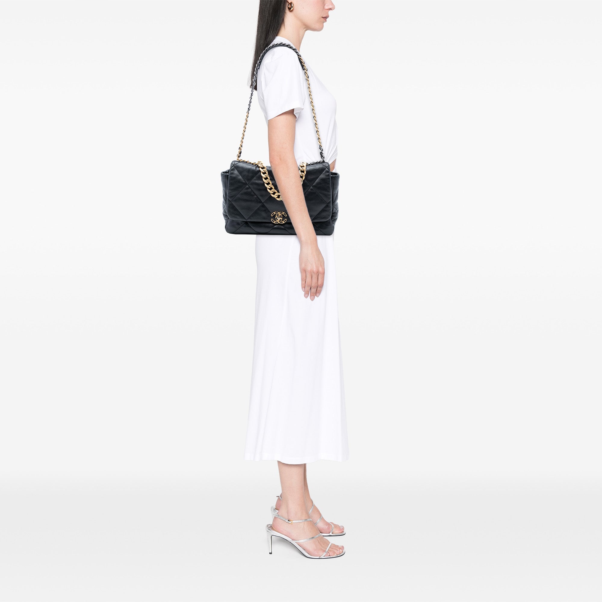 Maxi Lambskin 19 Flap - Image 7
