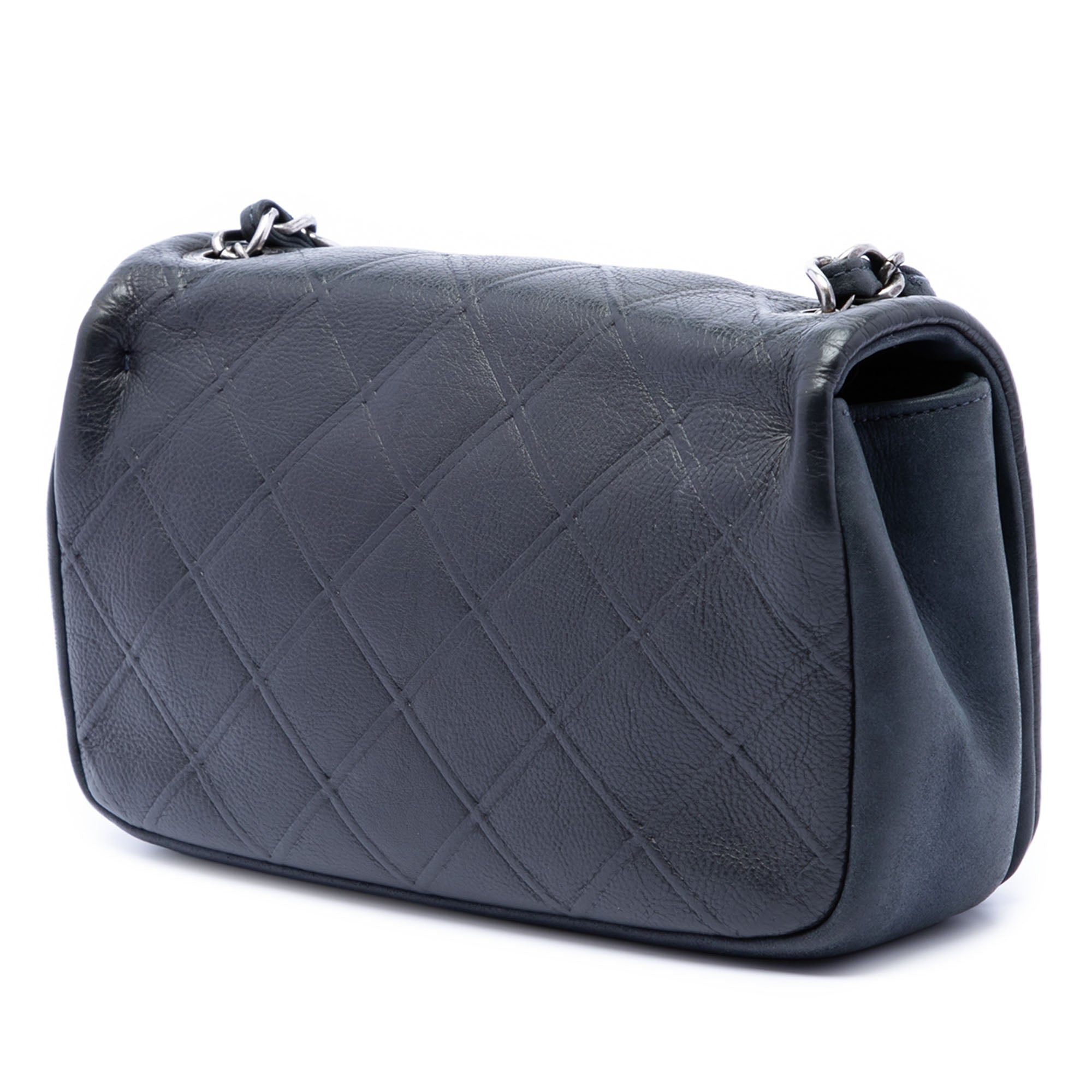Small Diamond Embossed Calfskin New Chic Flap - Image 2