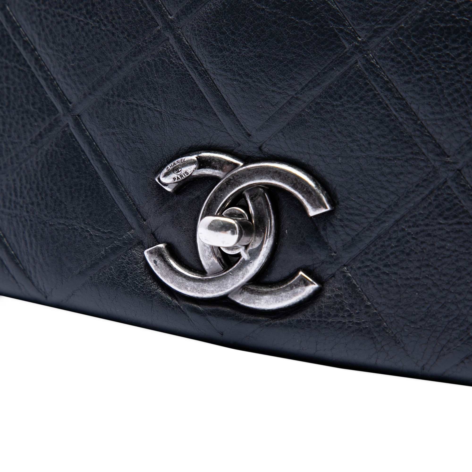 Small Diamond Embossed Calfskin New Chic Flap - Image 5