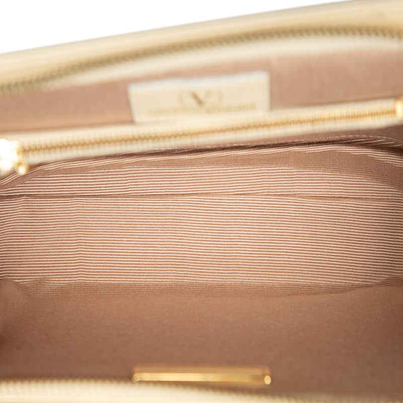 Grainy Calfskin VLogo Tassel Clutch - Image 4