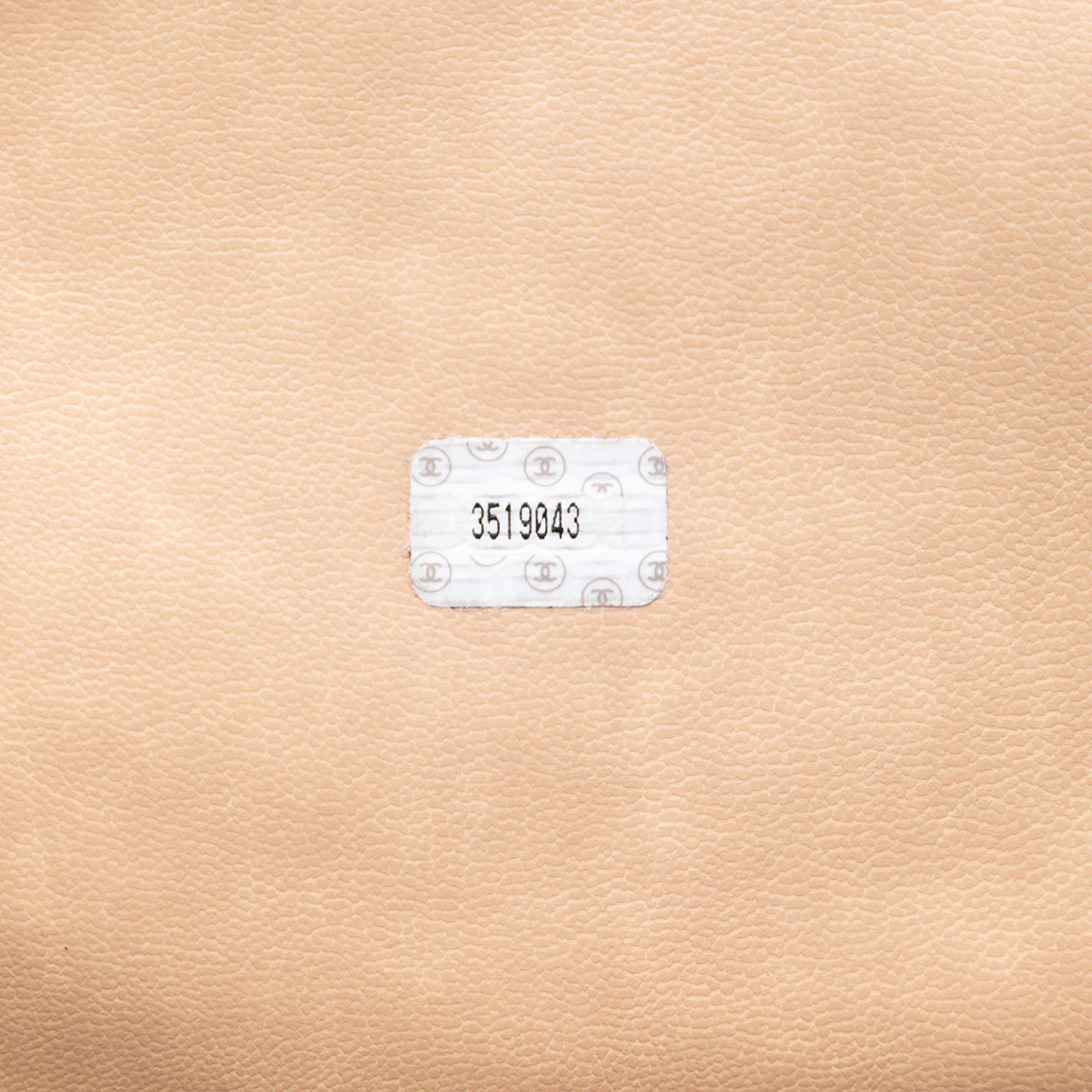 CC Caviar Front Pocket Chain Shoulder Bag - Image 6