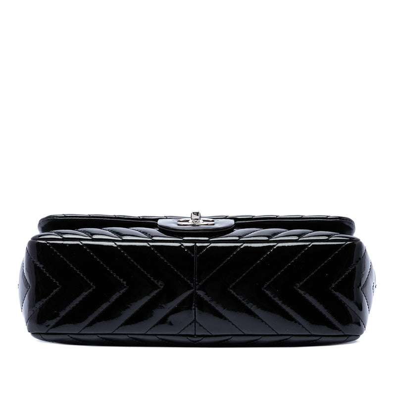 Jumbo Classic Chevron Patent Single Flap - Image 3