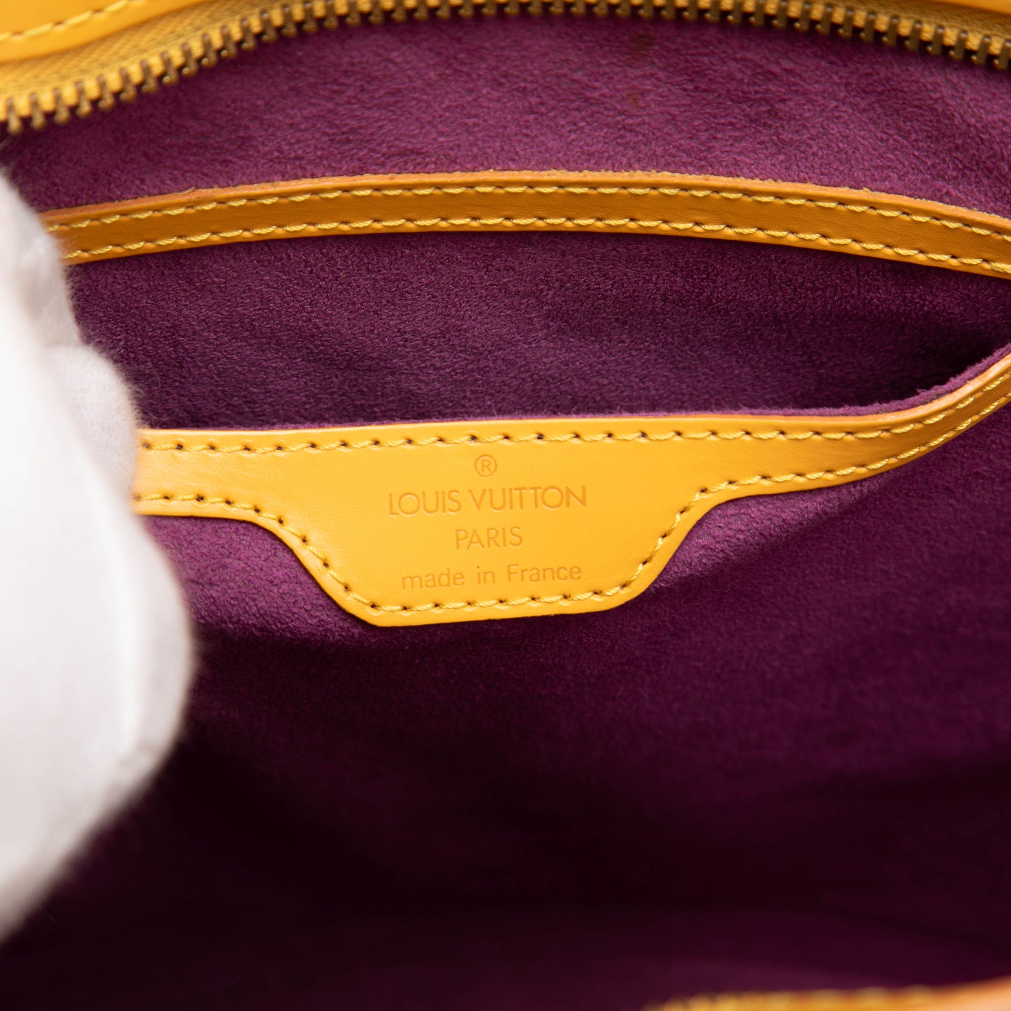 Epi Saint Jacques PM Short Strap - Image 5