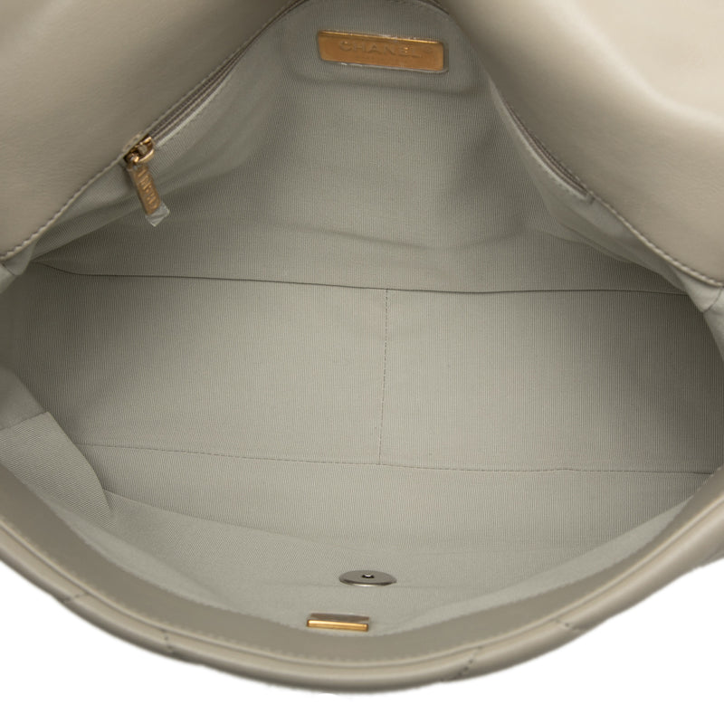 Maxi Lambskin 19 Flap - Image 4