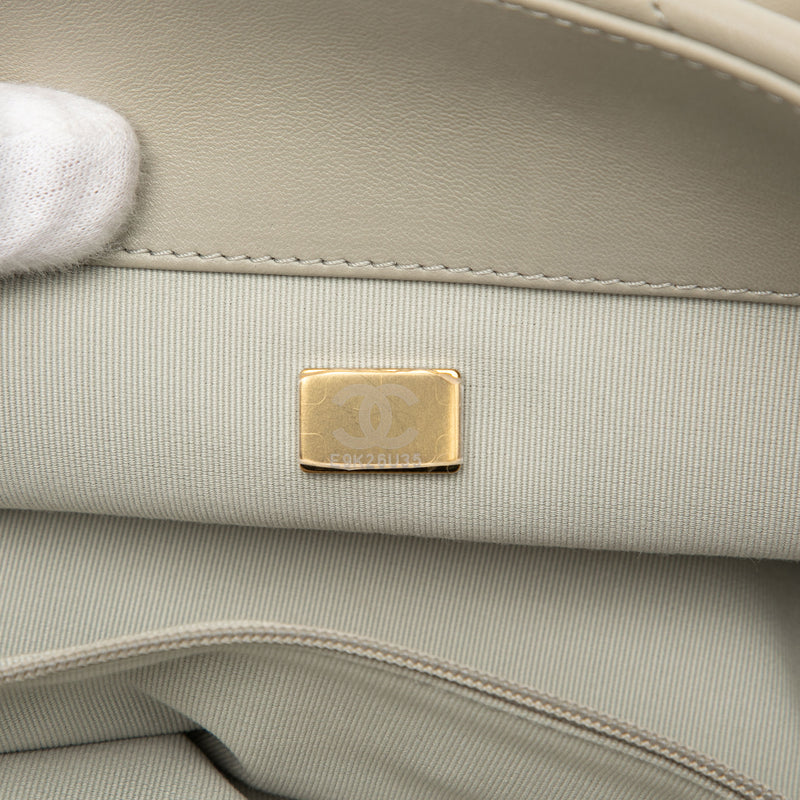 Maxi Lambskin 19 Flap - Image 6