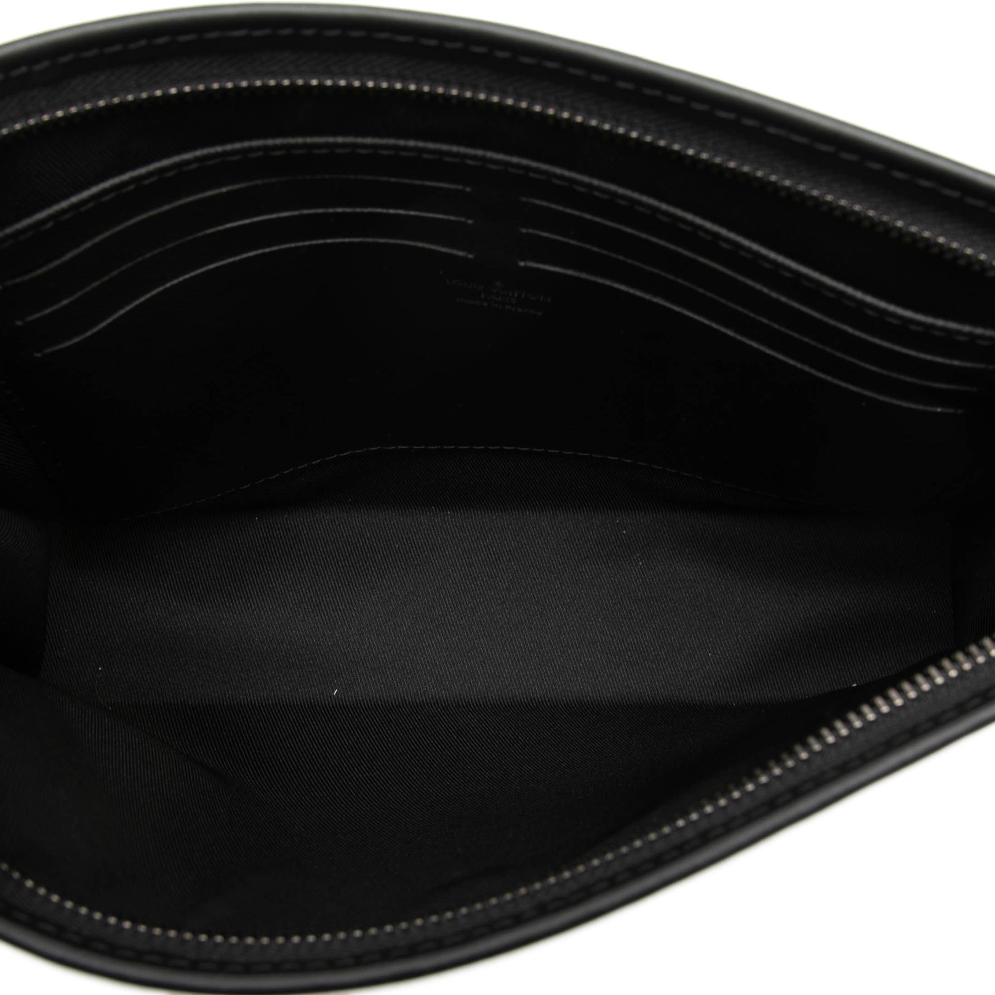 Monogram Eclipse Pochette Voyage MM - Image 4