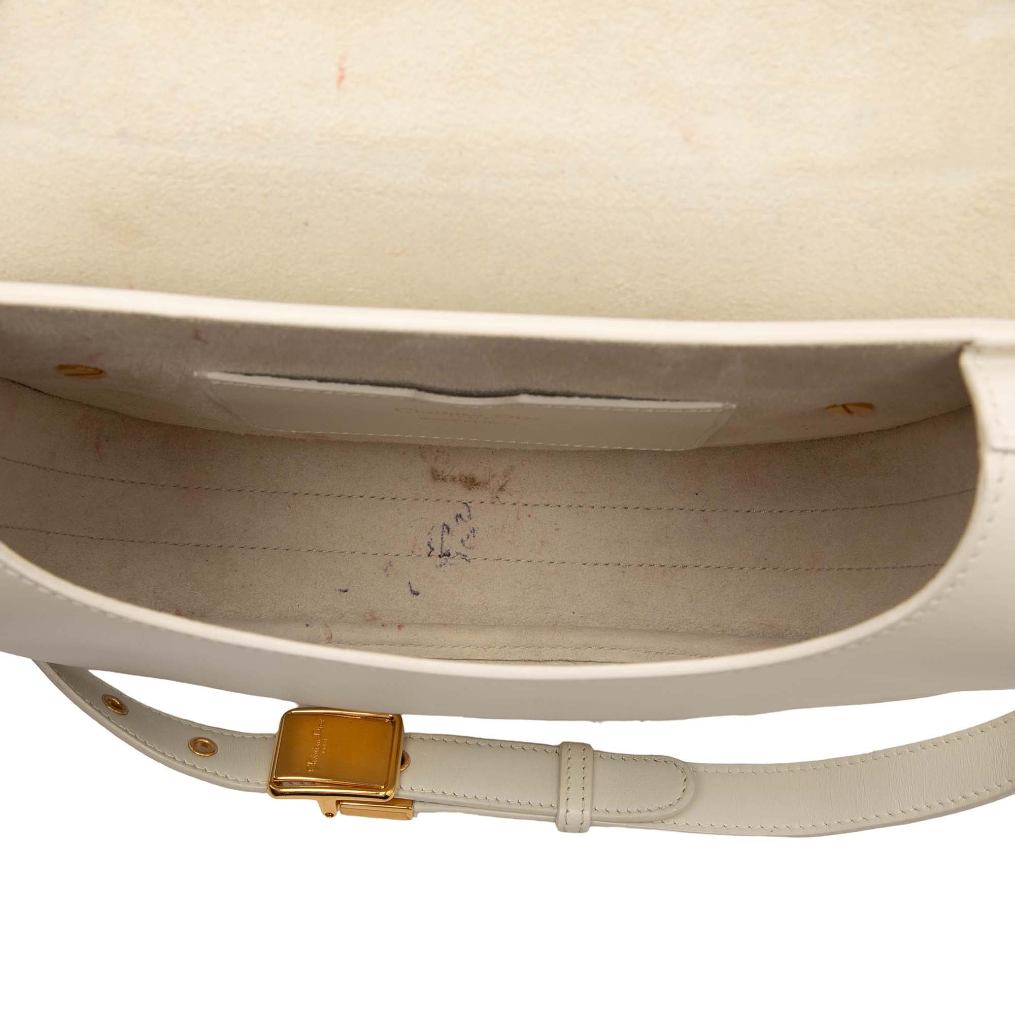 Medium Leather Bobby Crossbody - Image 4
