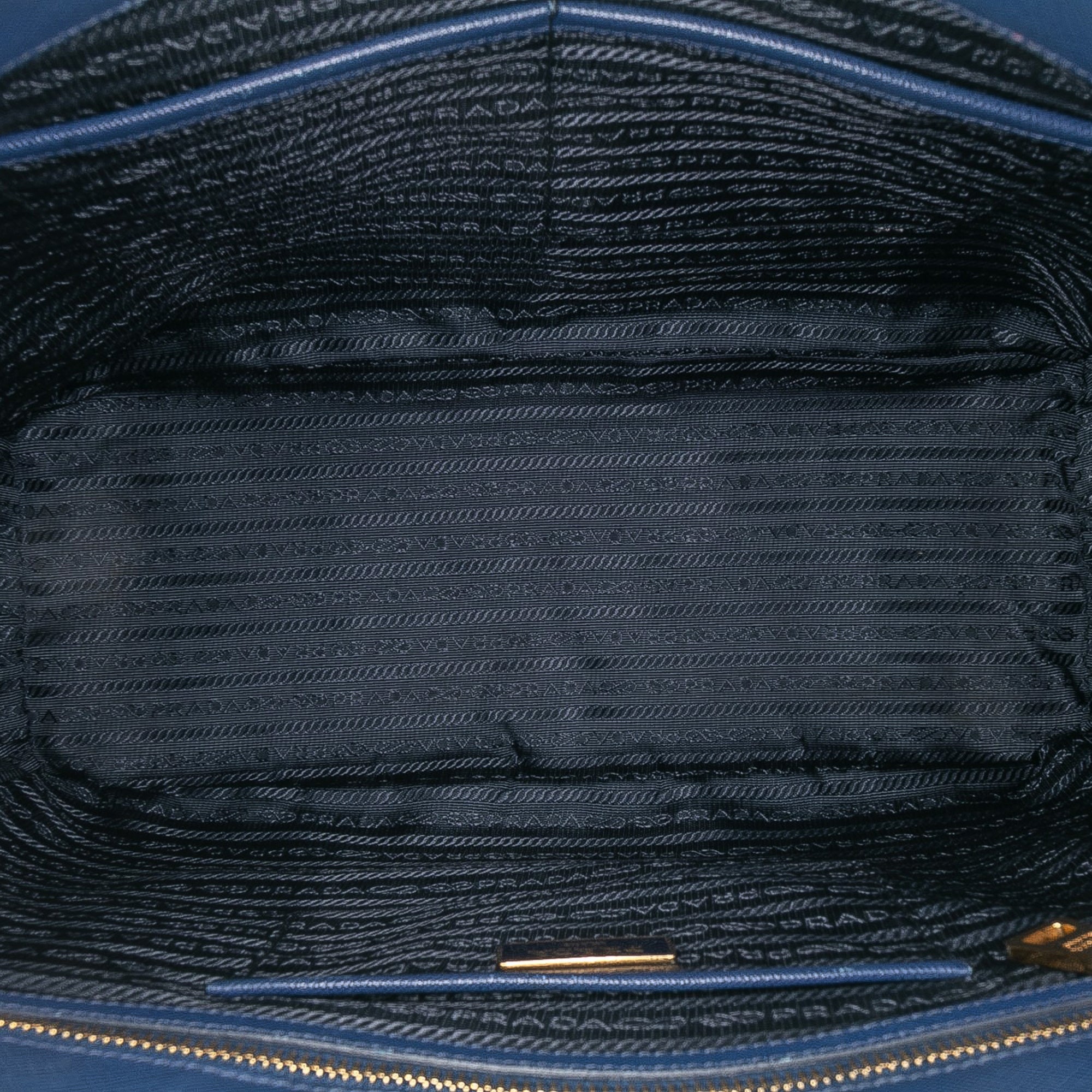 Large Saffiano Lux Galleria Double Zip Tote - Image 4