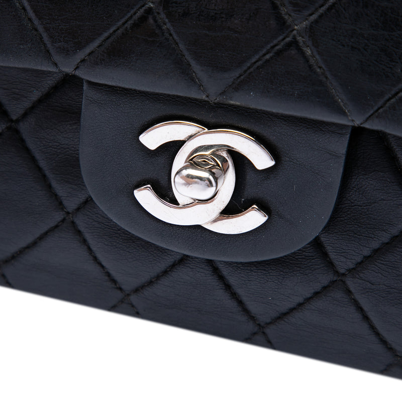 Medium Classic Lambskin Double Flap - Image 5
