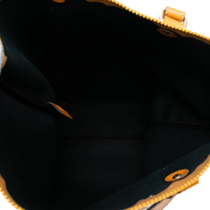 GG Supreme Heritage Logo Flat Zip Tote - Image 4