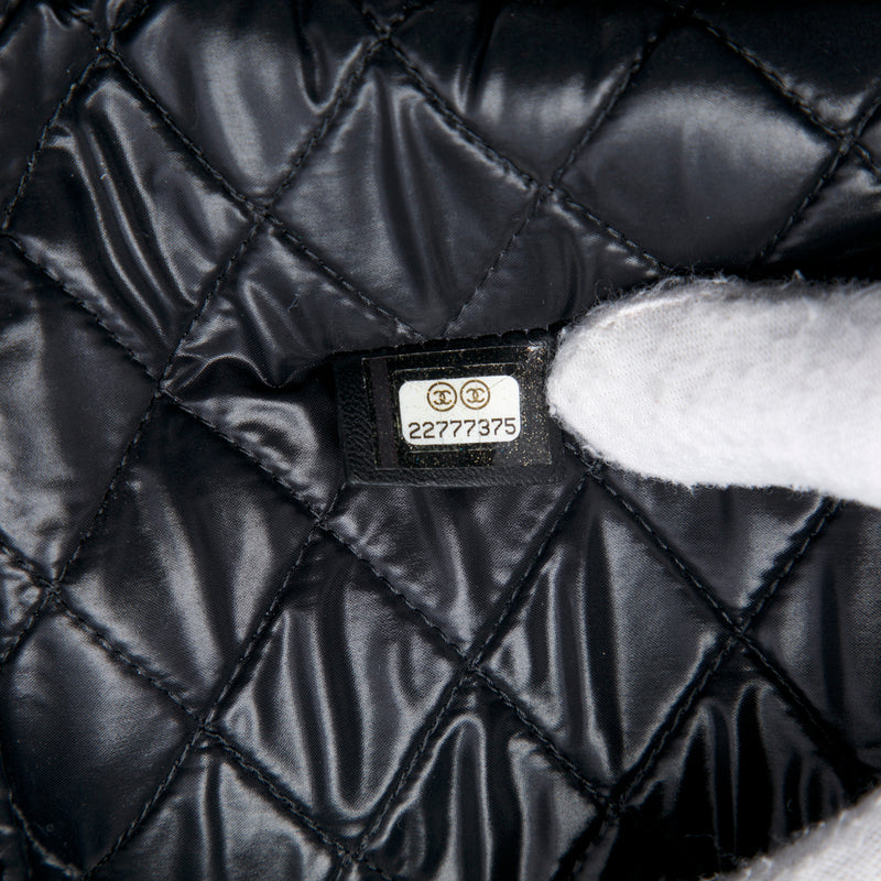 Large Bi Quilted Lambskin O Case Clutch - Image 6