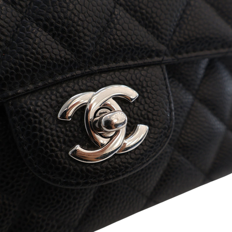 Medium Classic Caviar Double Flap - Image 5