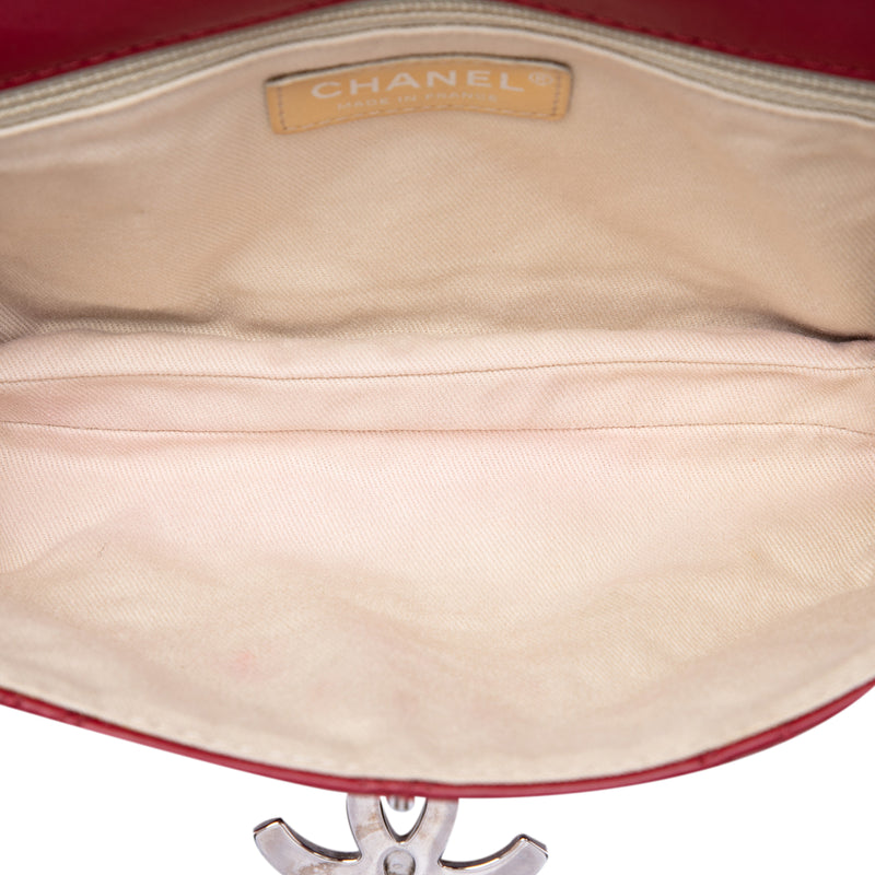 Quilted Calfskin Double Stitch Hamptons Clutch with Chain - Image 4