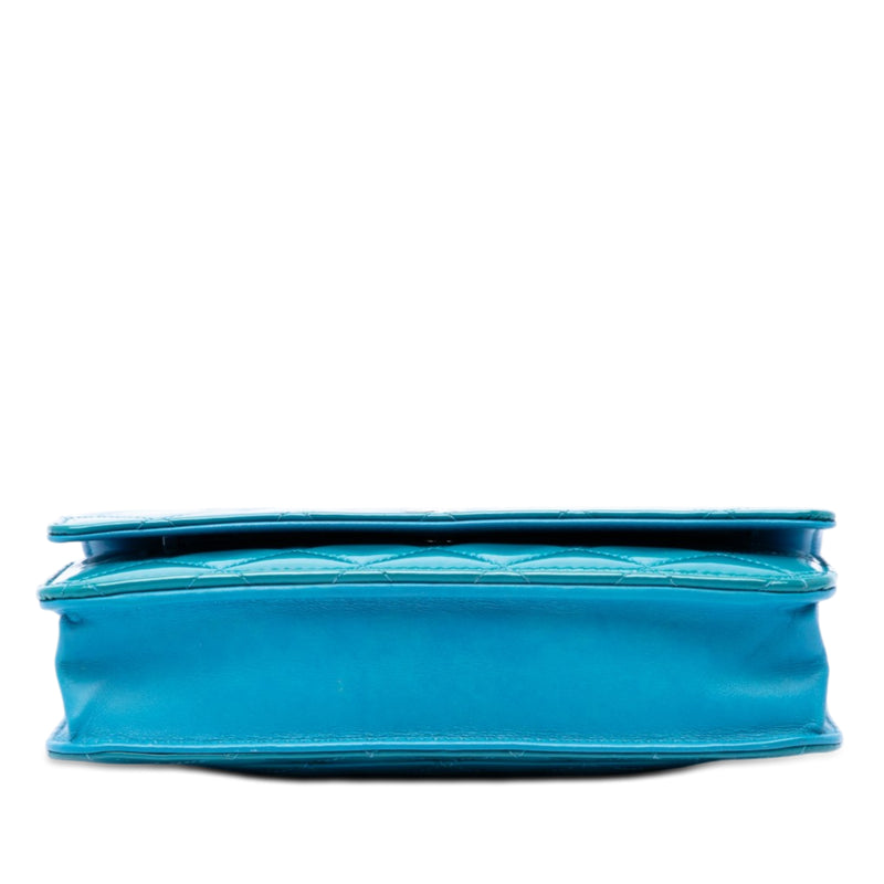 CC Quilted Patent Wallet on Chain - Image 3
