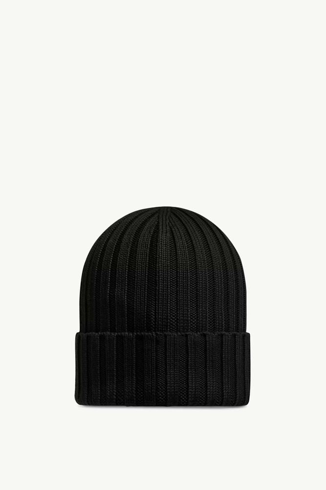 Moncler L20933b00036a9327999 Ribbed Knit Beanie — Black Beanies