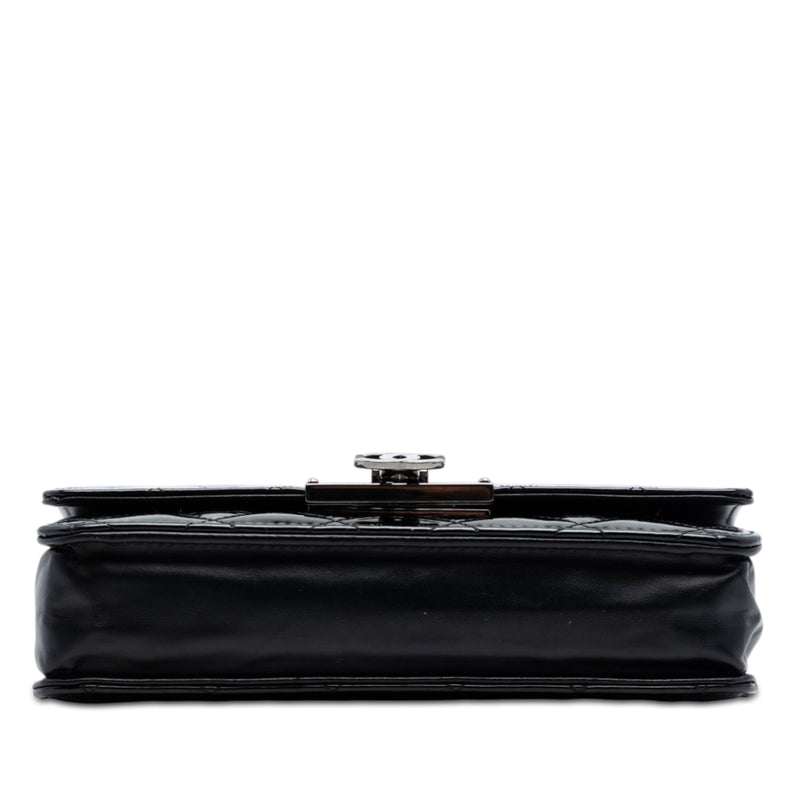 Quilted Patent Golden Class Wallet on Chain - Image 3
