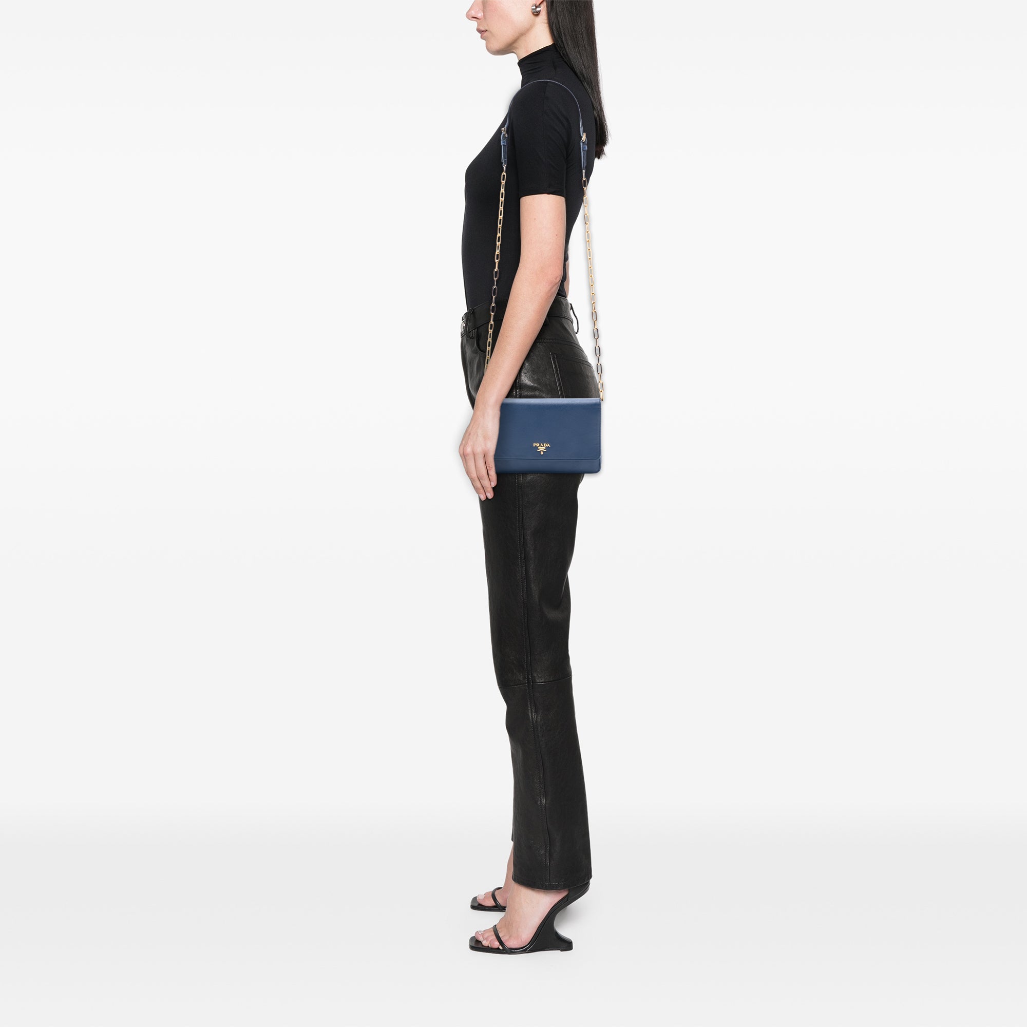 Saffiano Wallet On Chain - Image 6