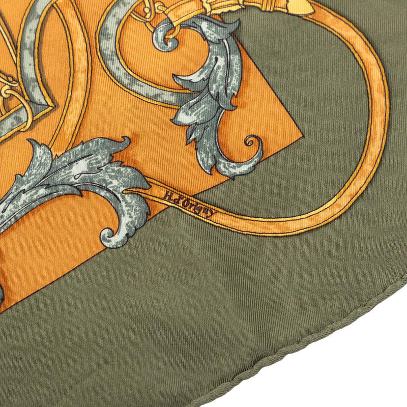 L Instruction Du Roy Silk Scarf 42 - Image 9