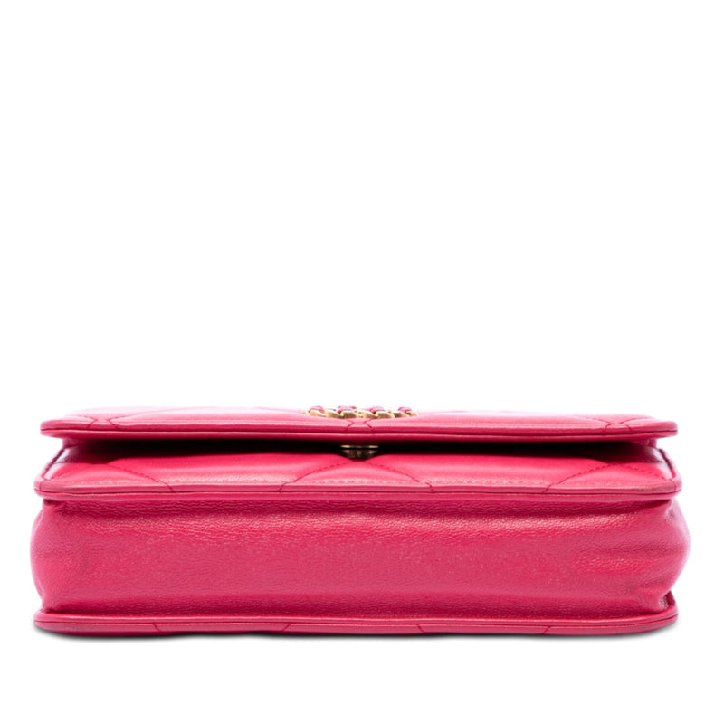 Quilted Lambskin 19 Wallet on Chain - Image 3