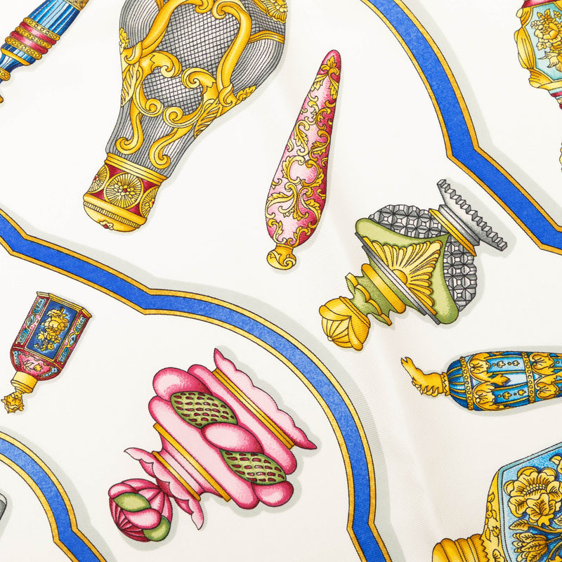 Qu Importe Le Flacon Silk Scarf 90 - Image 4
