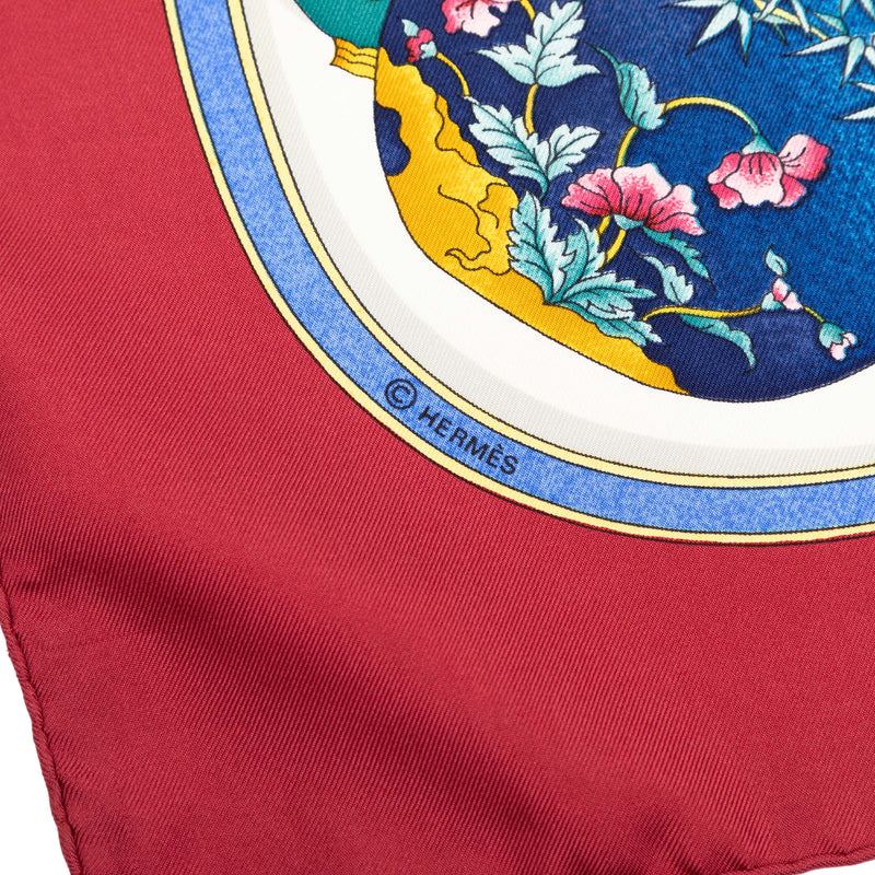 Qu Importe Le Flacon Silk Scarf 90 - Image 5