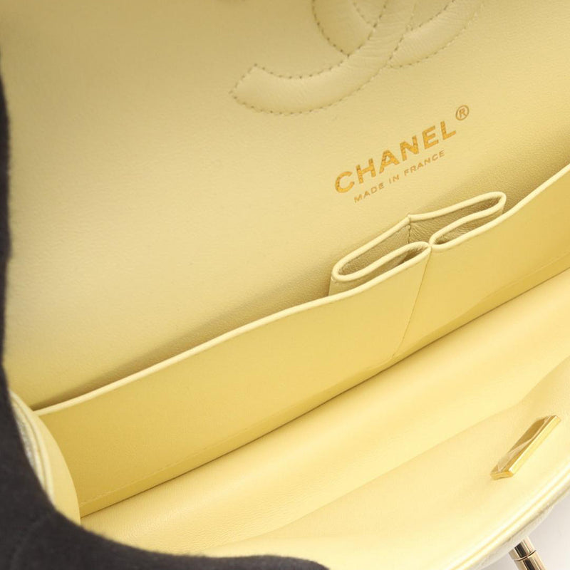 Medium Classic Lambskin Double Flap - Image 3