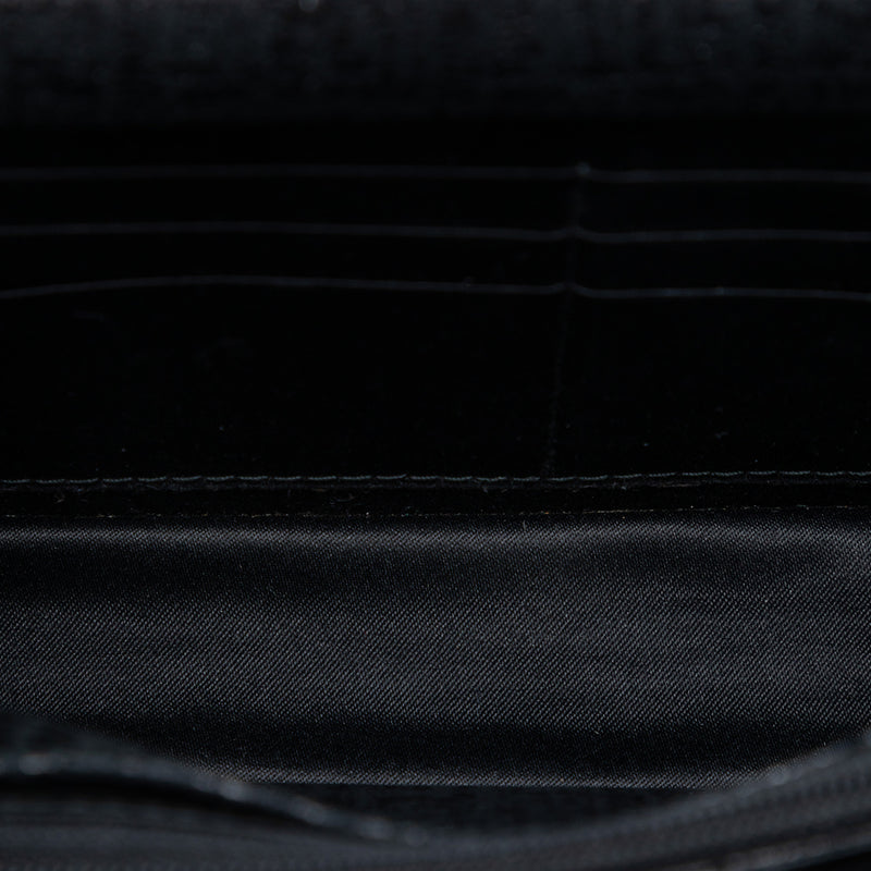 CC Quilted Crinkled Patent Wallet On Chain - Image 4