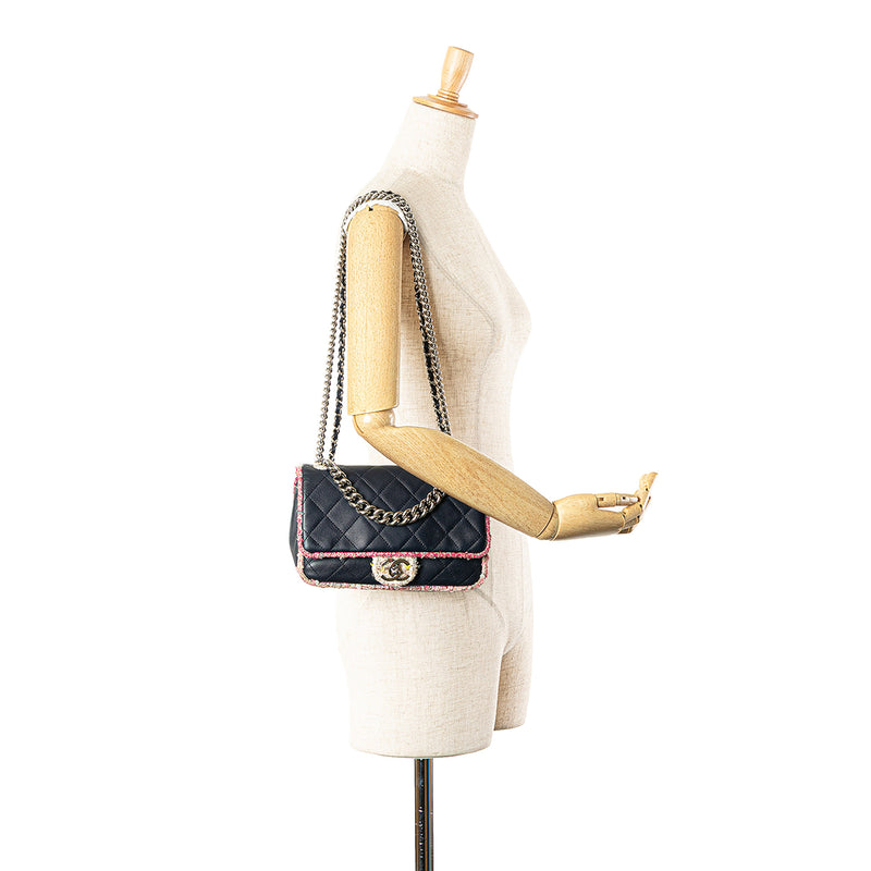 Quilted Lambskin and Tweed Elegant Trim Flap - Image 15