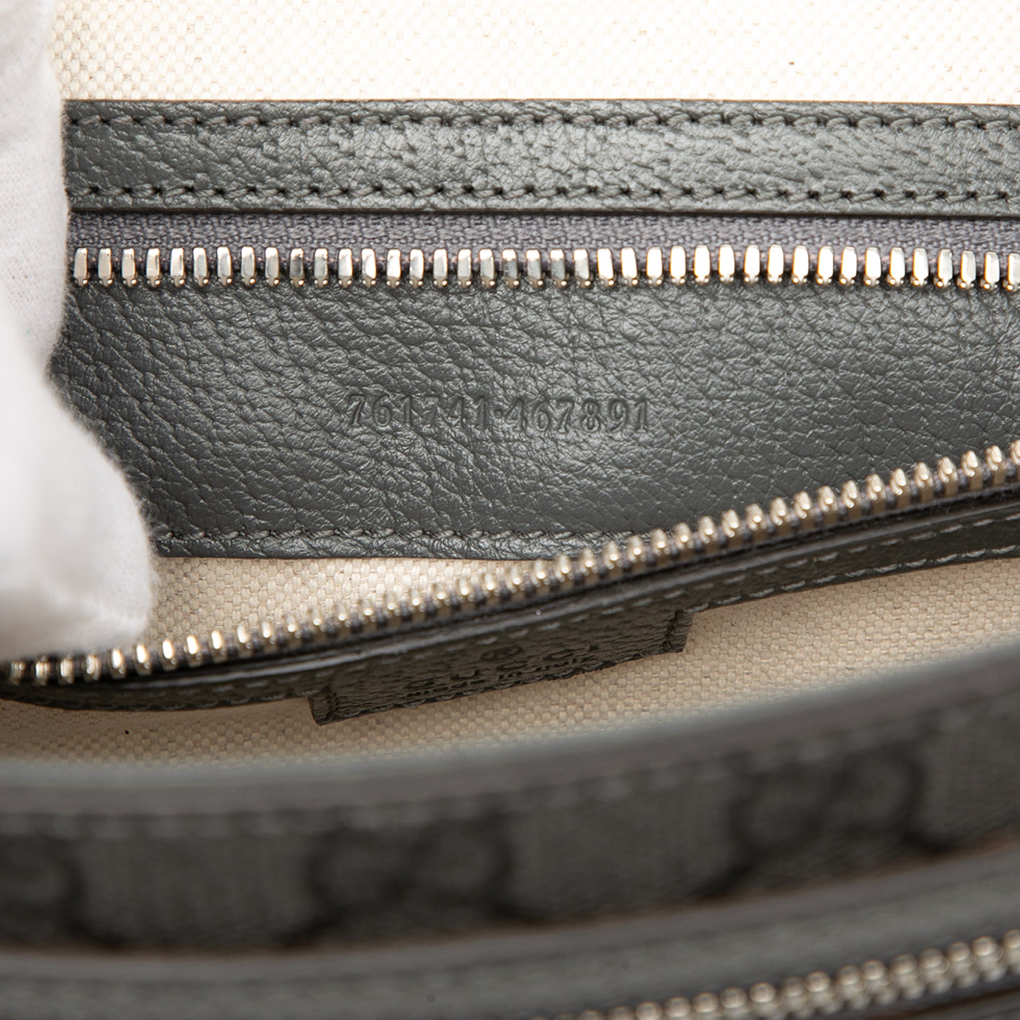 Medium GG Supreme Ophidia Messenger Bag - Image 6