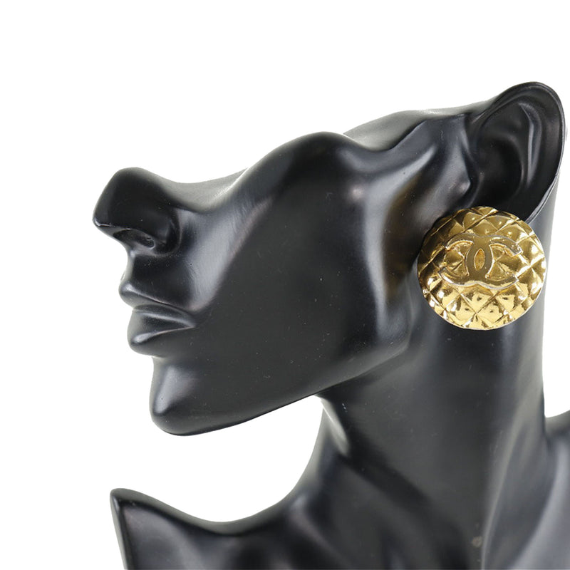 CC Quilted Gold Plated Round Clip On Earrings - Image 5