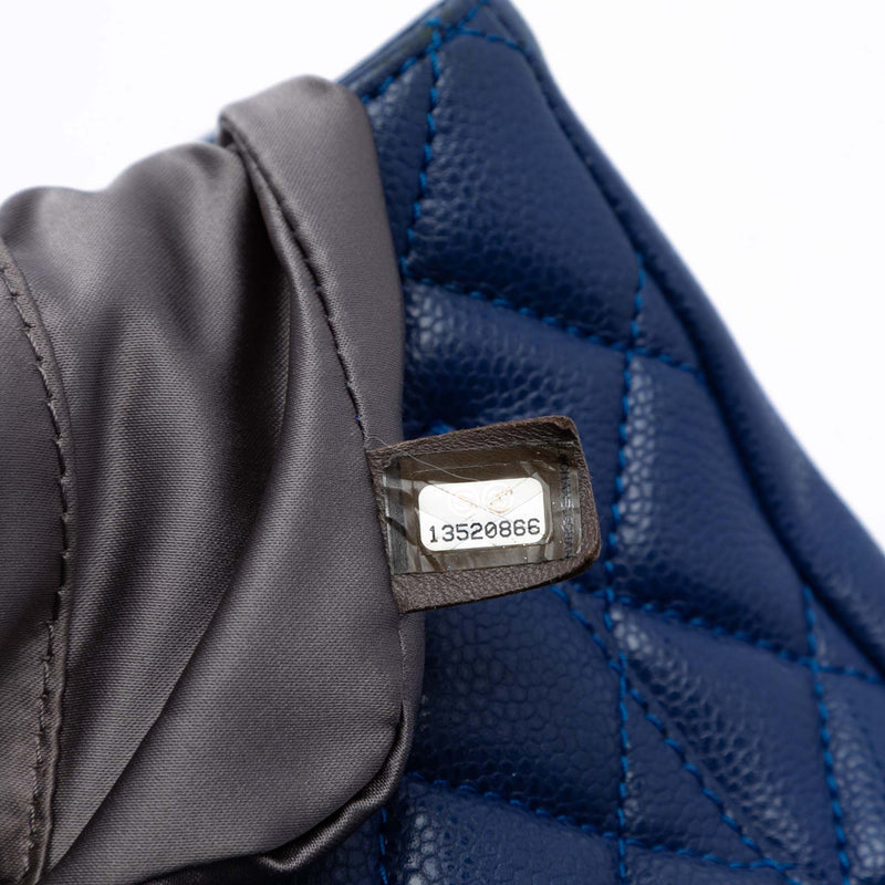 Caviar Grand Shopping Tote - Image 6