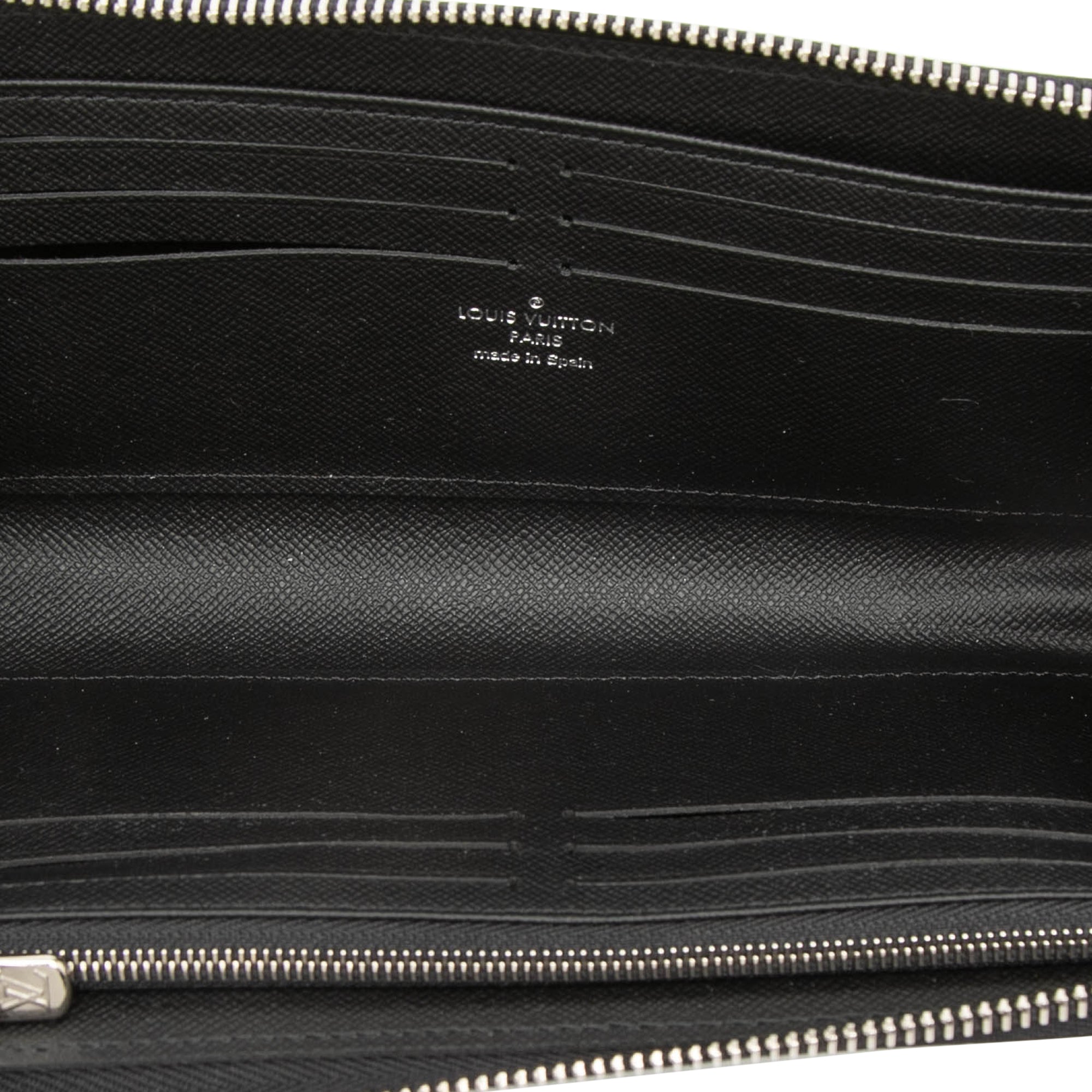 Taiga Zippy Dragonne Wallet - Image 4