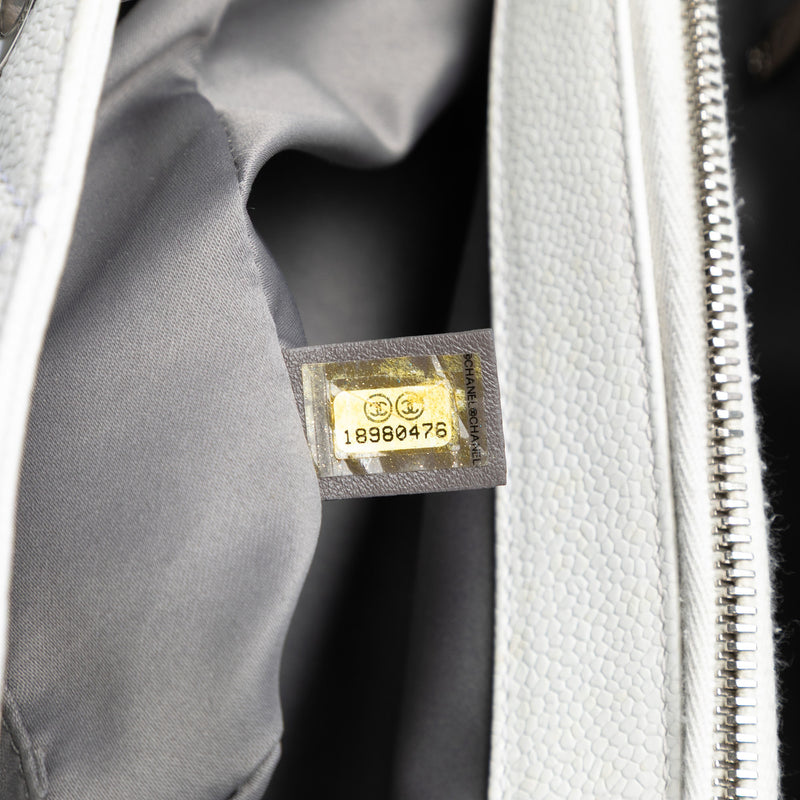 Caviar Grand Shopping Tote - Image 6