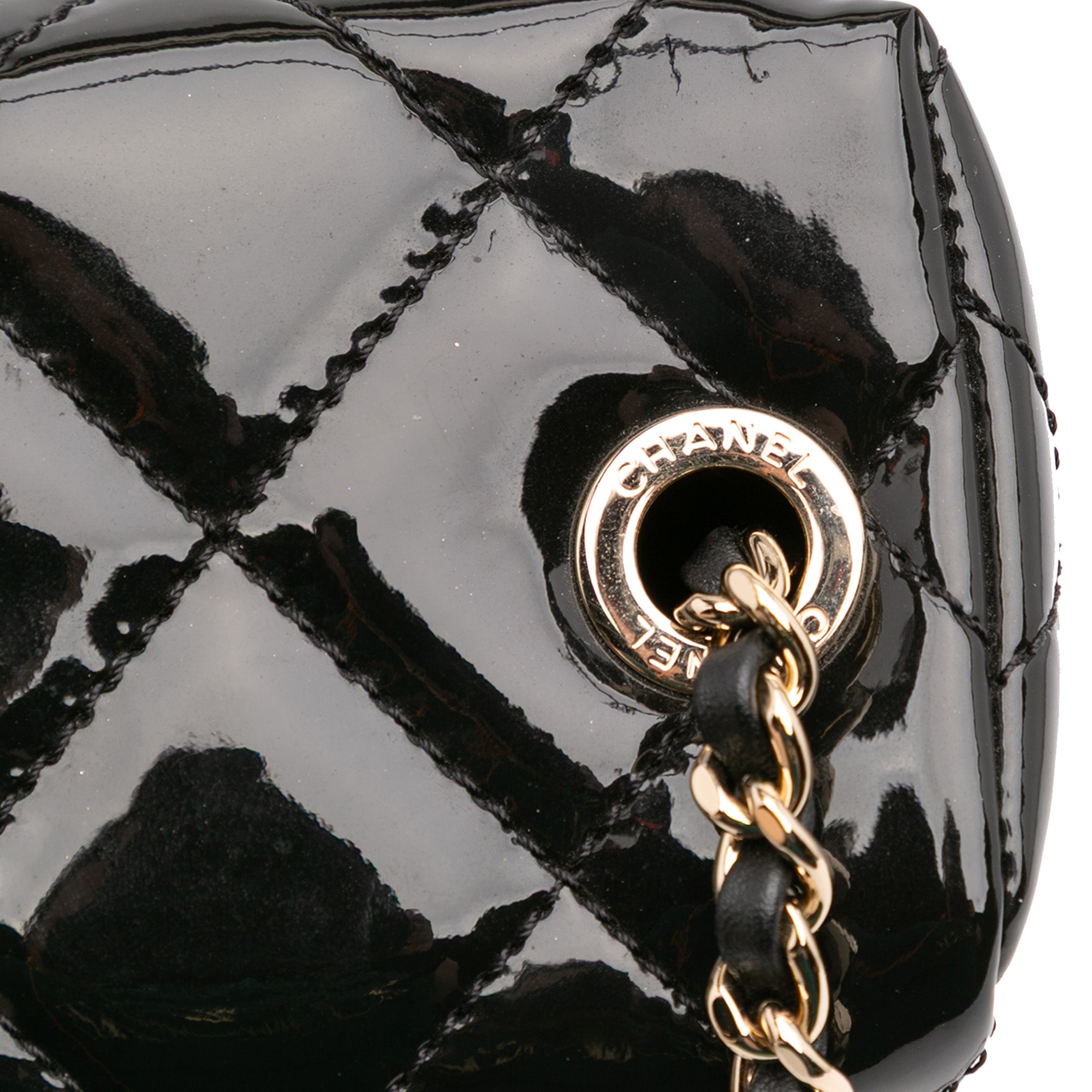 Quilted Patent Logo Chain Vanity Case - Image 11