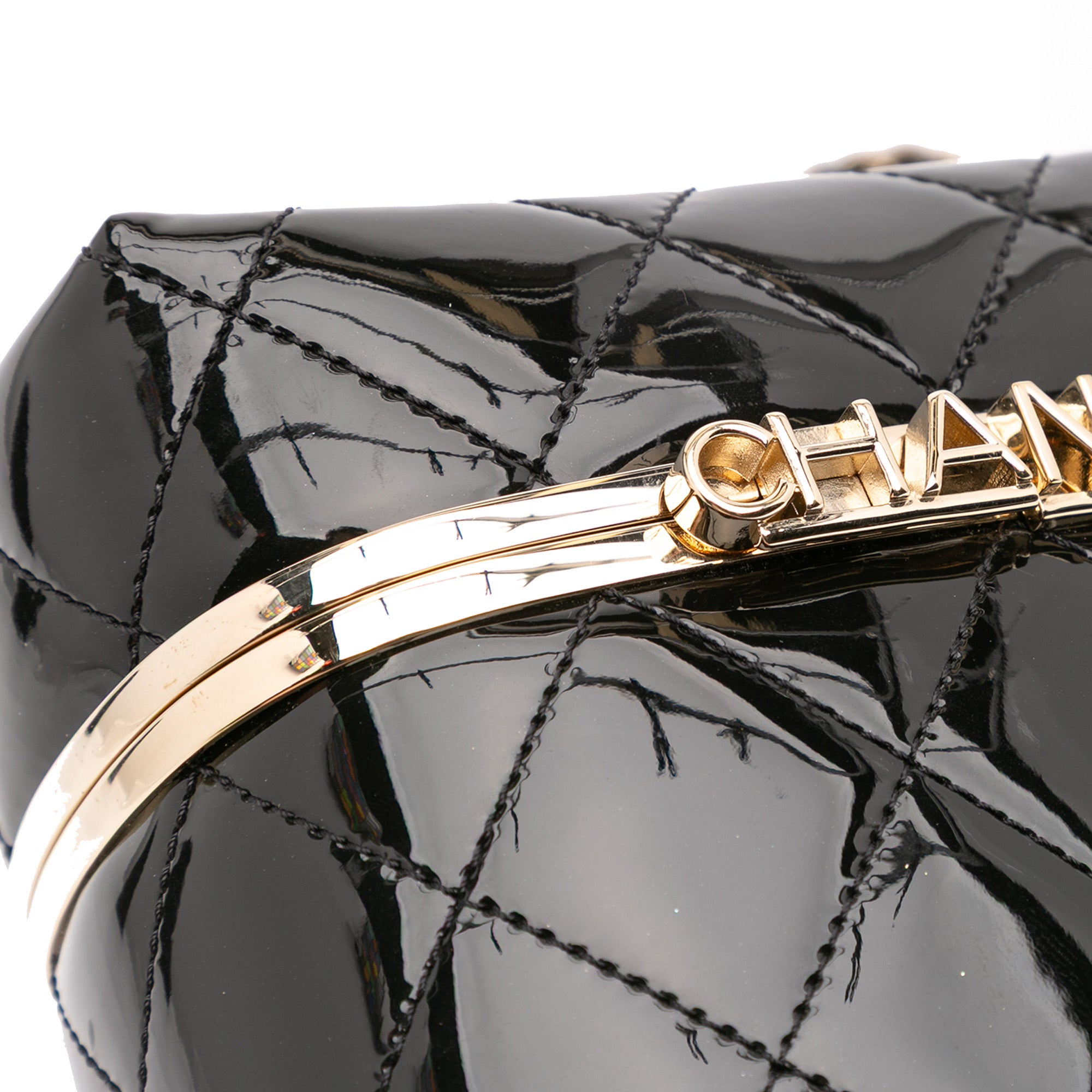 Quilted Patent Logo Chain Vanity Case - Image 9