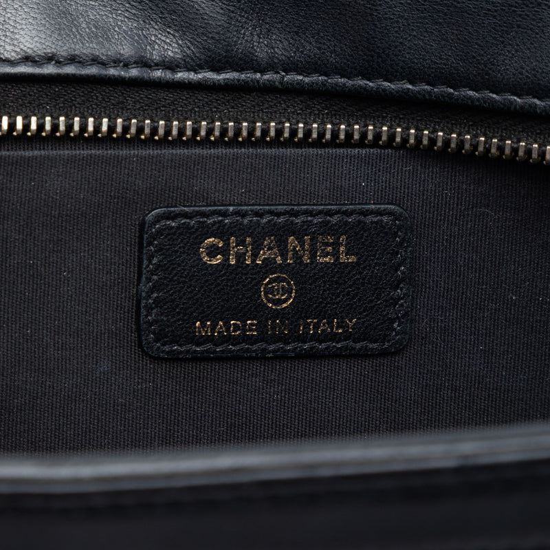 Quilted Lambskin Front Pocket Clutch With Chain - Image 5