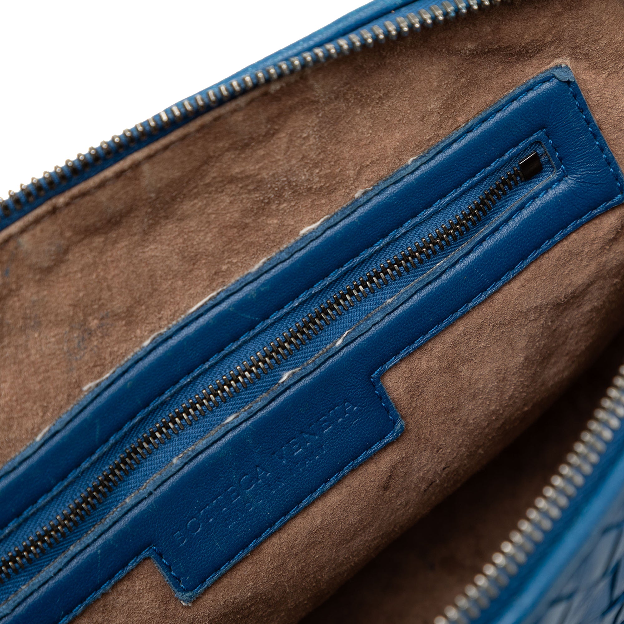 Nappa Intrecciato Nodini Crossbody - Image 7