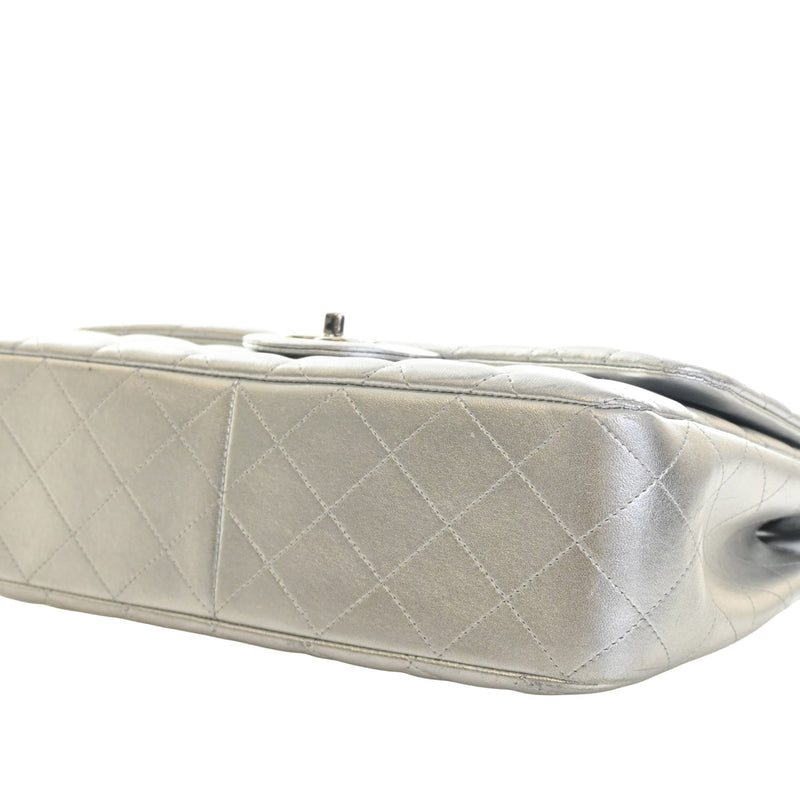 Jumbo Classic Metallic Lambskin Single Flap - Image 12