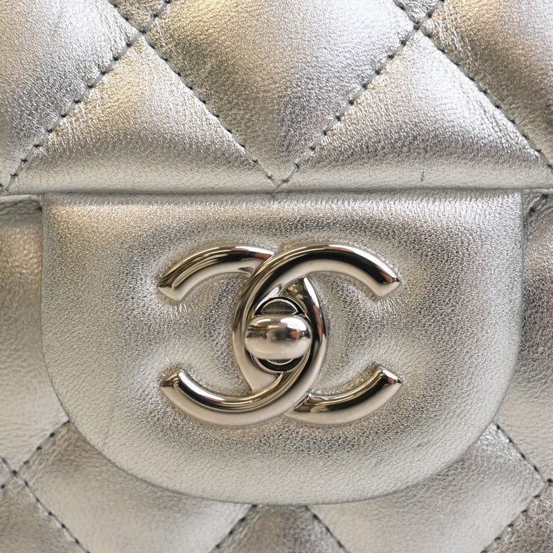 Jumbo Classic Metallic Lambskin Single Flap - Image 5