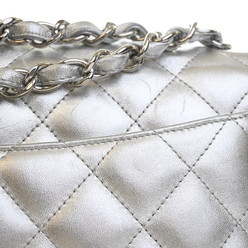 Jumbo Classic Metallic Lambskin Single Flap - Image 7