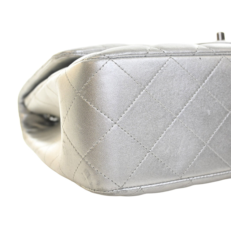 Jumbo Classic Metallic Lambskin Single Flap - Image 8