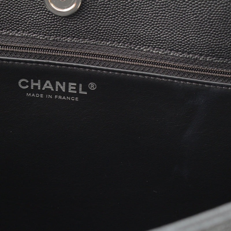CC Quilted Caviar Chain Tote - Image 5