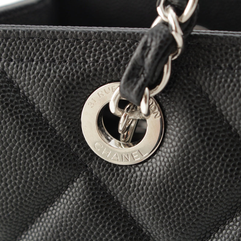 CC Quilted Caviar Chain Tote - Image 7
