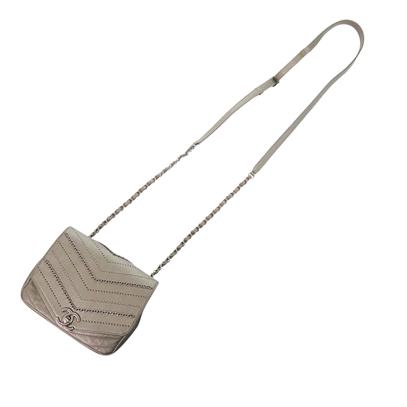 Small Chevron Calfskin Embellished Data Center Envelope Flap - Image 9