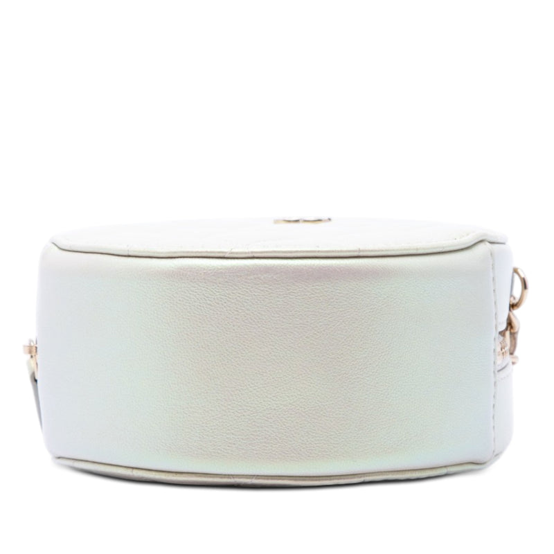 CC Quilted Iridescent Lambskin Round Clutch With Chain - Image 3