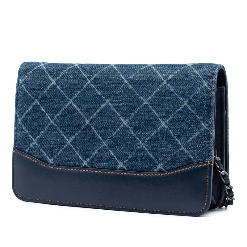 Printed Denim and Calfskin Gabrielle Wallet On Chain - Image 2