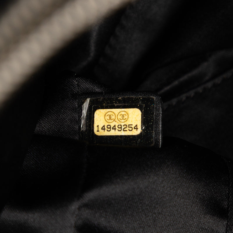 Caviar Grand Shopping Tote - Image 6